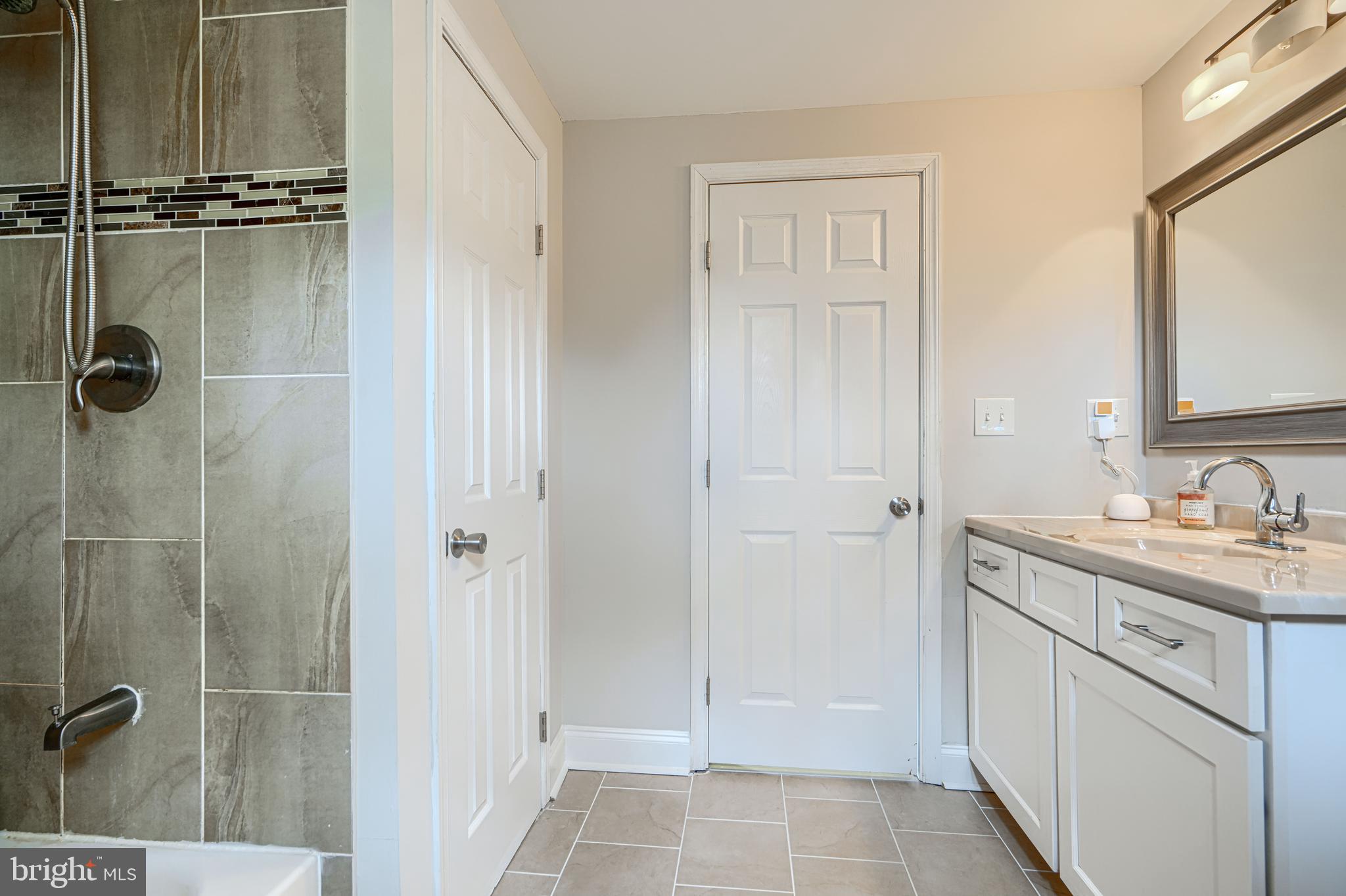 HAMILTON - Residential