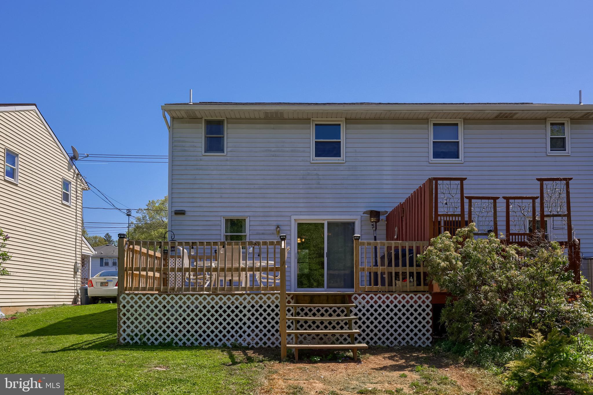 ELIZABETHTOWN BOROUGH - Residential