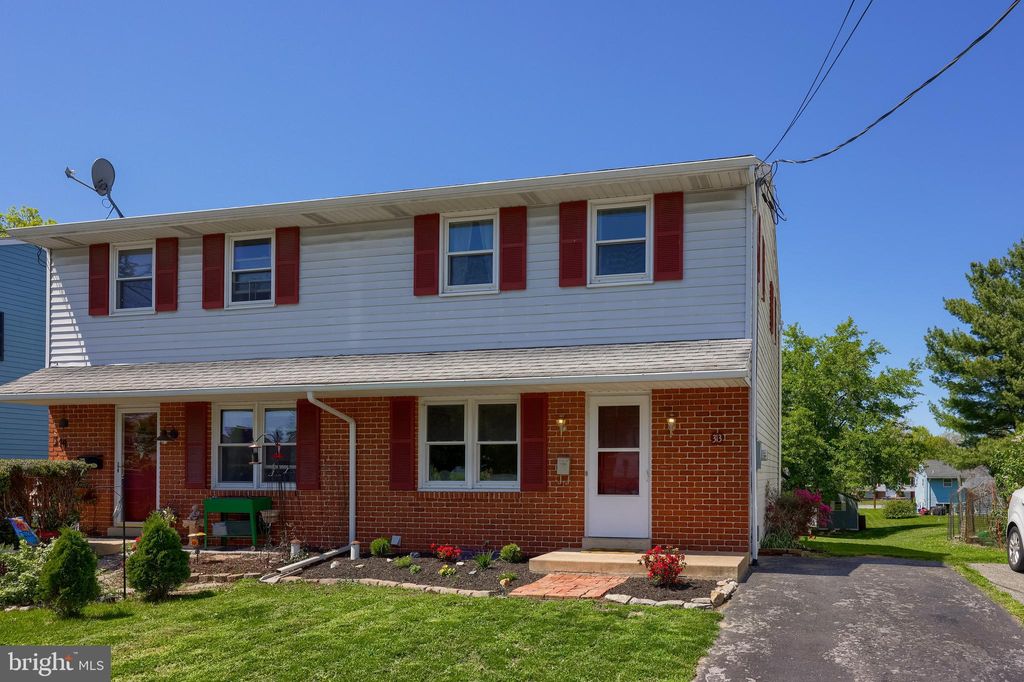 Photo of 313 E Cherry Street, ELIZABETHTOWN, PA 17022 (MLS # PALA2068972)