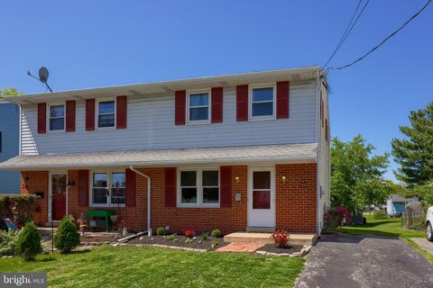 Photo of 313 E Cherry Street, ELIZABETHTOWN, PA 17022 (MLS # PALA2068972)