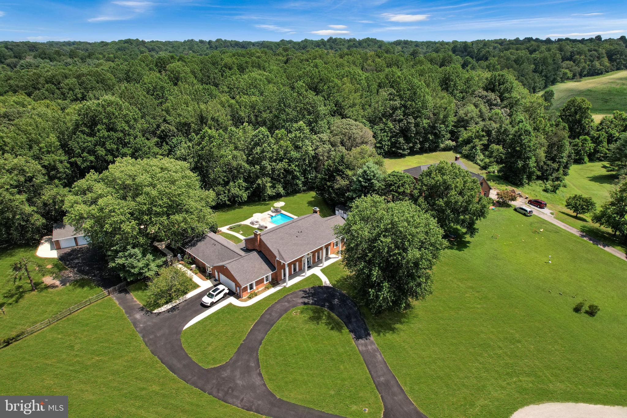 111 HONEYSUCKLE LANE