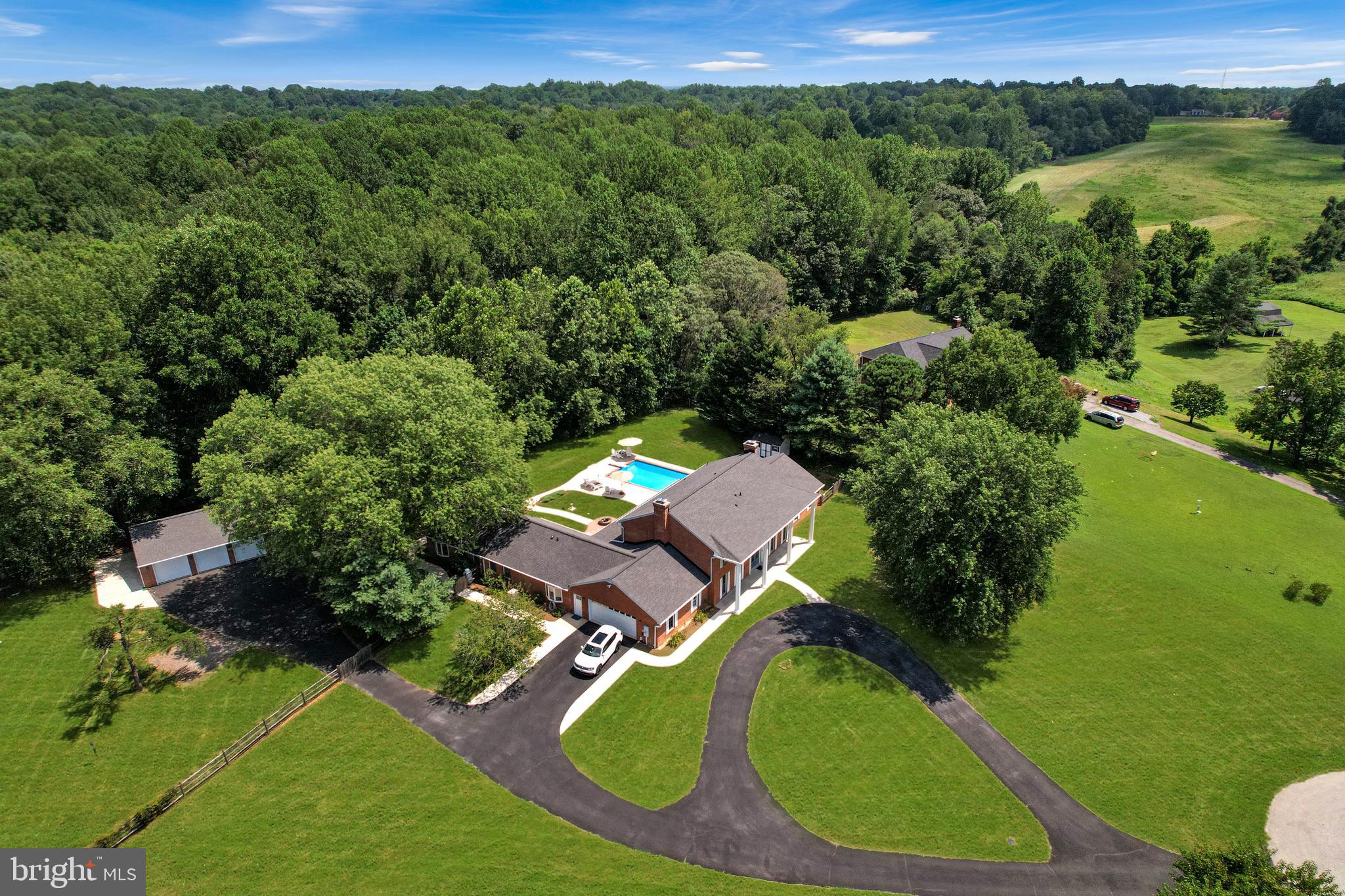 111 HONEYSUCKLE LANE