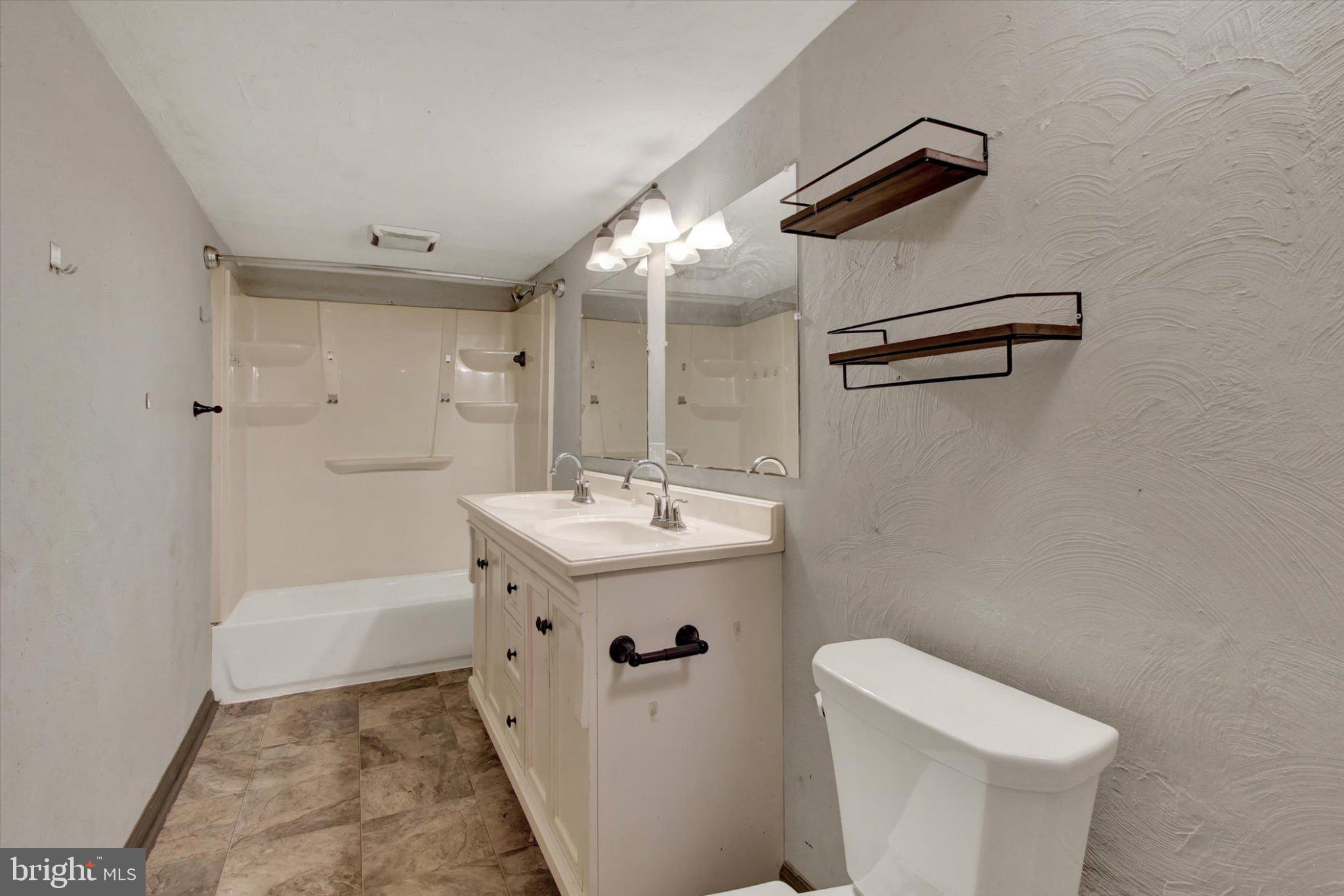LOWER WINDSOR TWP - Residential