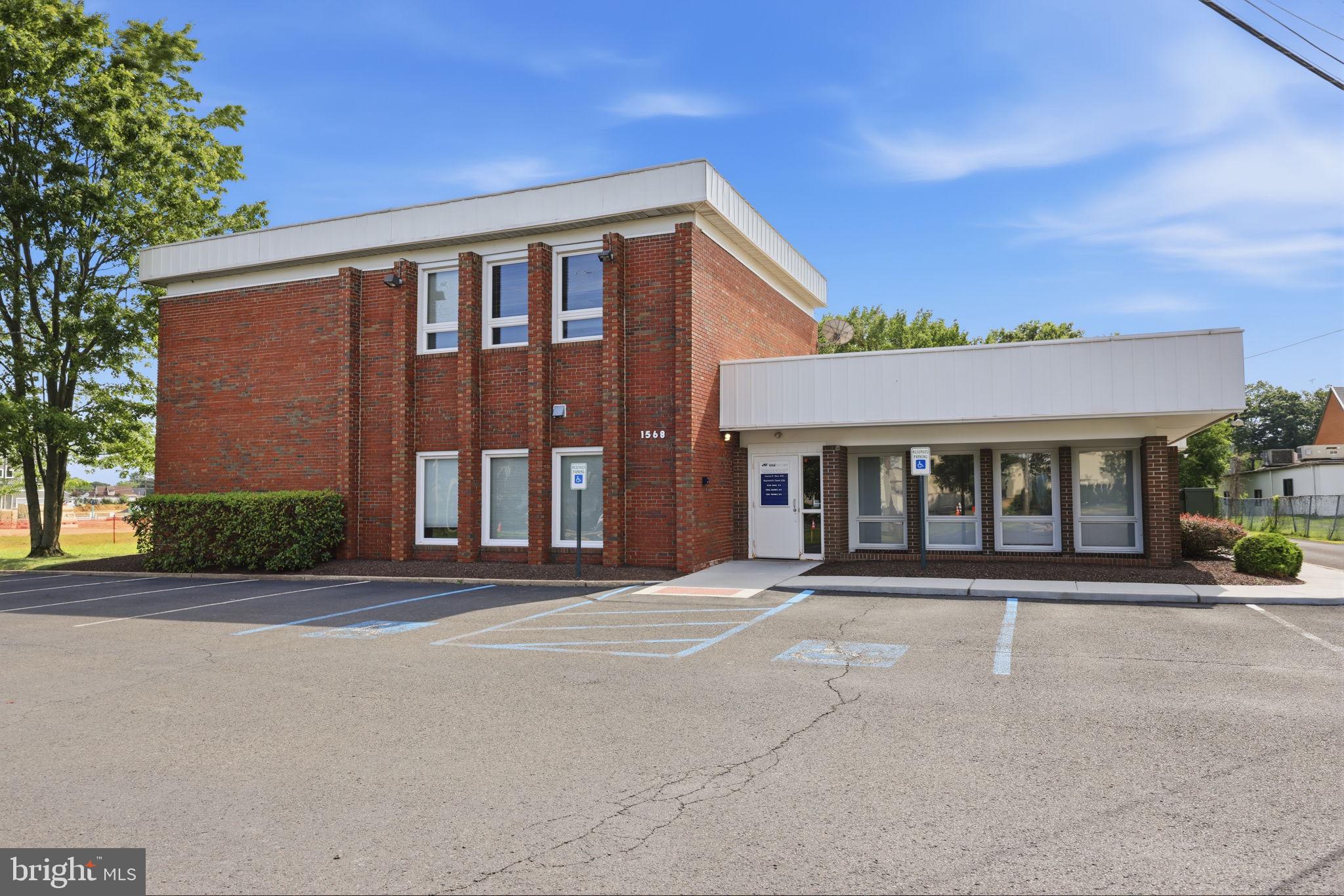 1568 WOODBOURNE ROAD 1