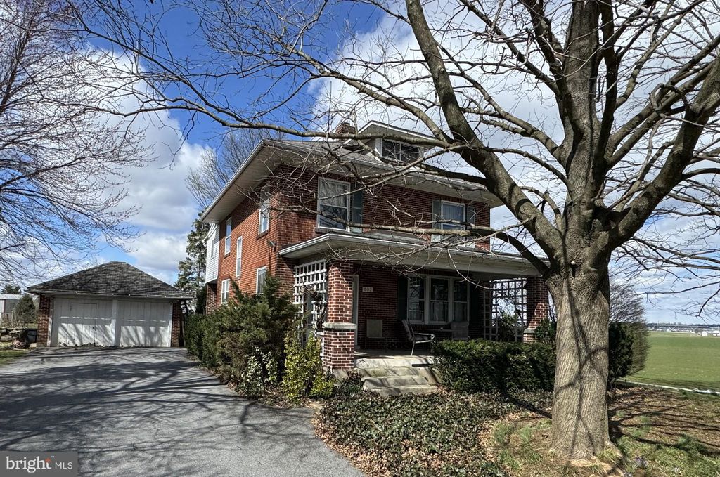 Photo of 602 Graystone Road, MANHEIM, PA 17545 (MLS # PALA2084596)