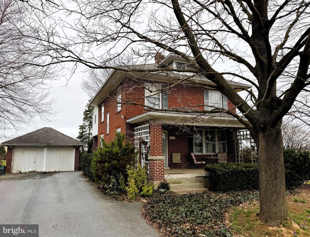 Photo of 602 Graystone Road, MANHEIM, PA 17545 (MLS # PALA2084596)