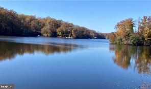 STRATFORD HARBOUR - Land