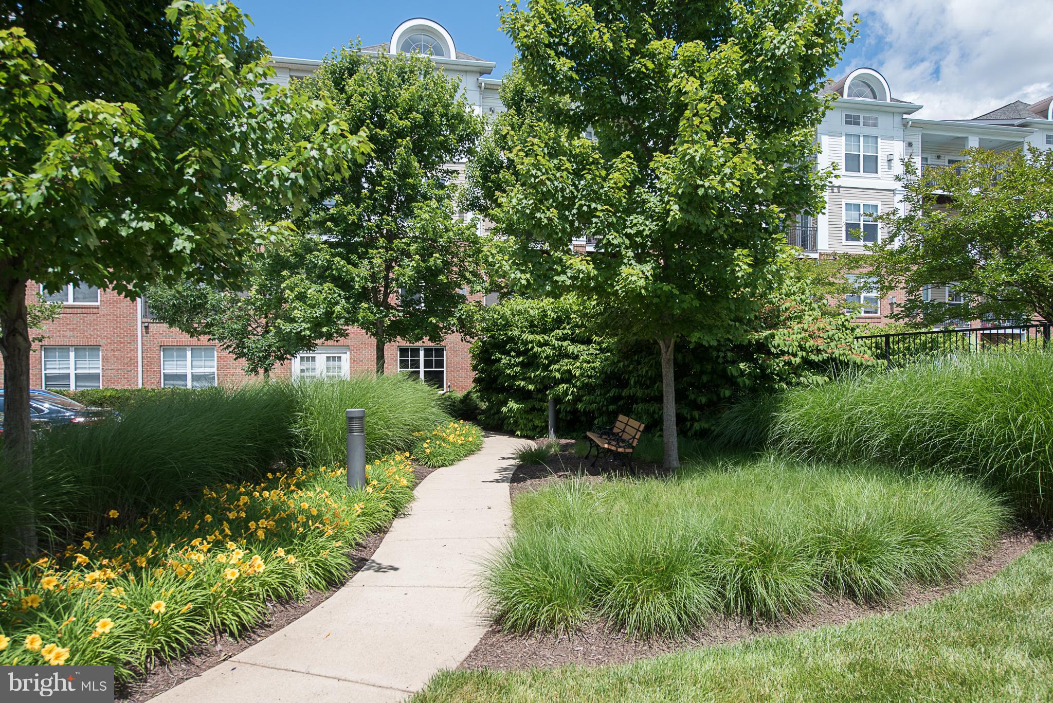 CHANTILLY PARK - Residential Lease