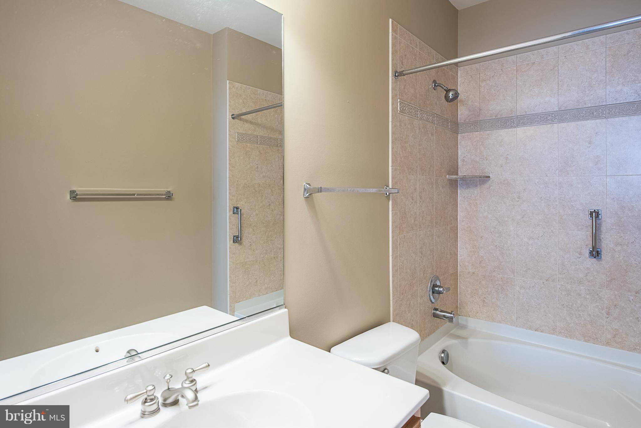 CHANTILLY PARK - Residential Lease