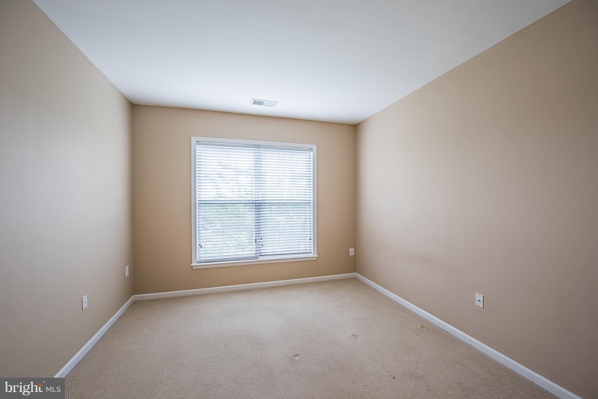 CHANTILLY PARK - Residential Lease