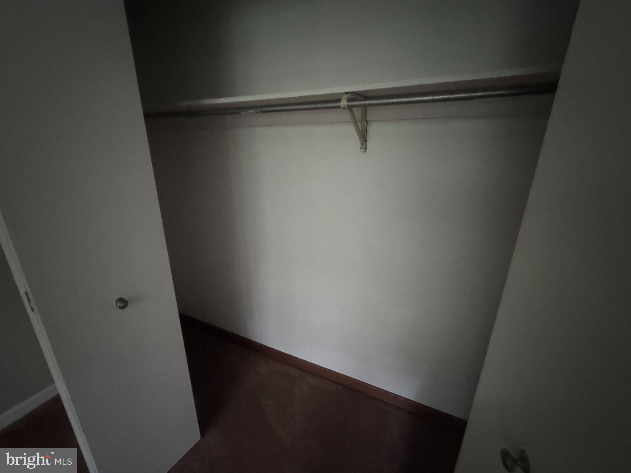 427 SMITH STREET 1R