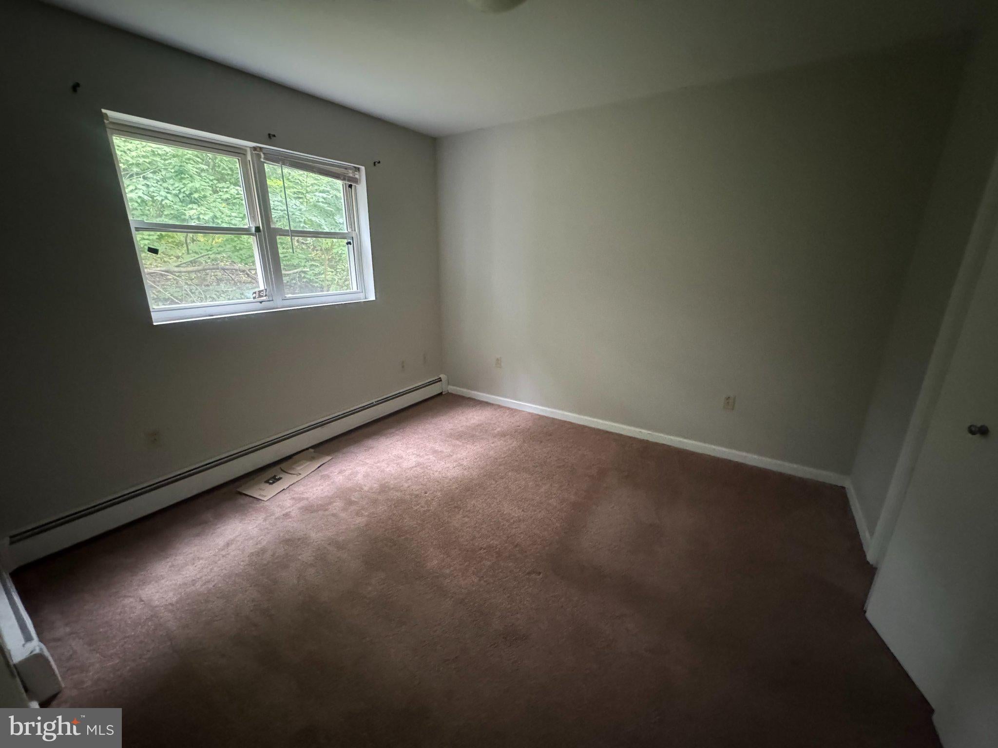 427 SMITH STREET 1R