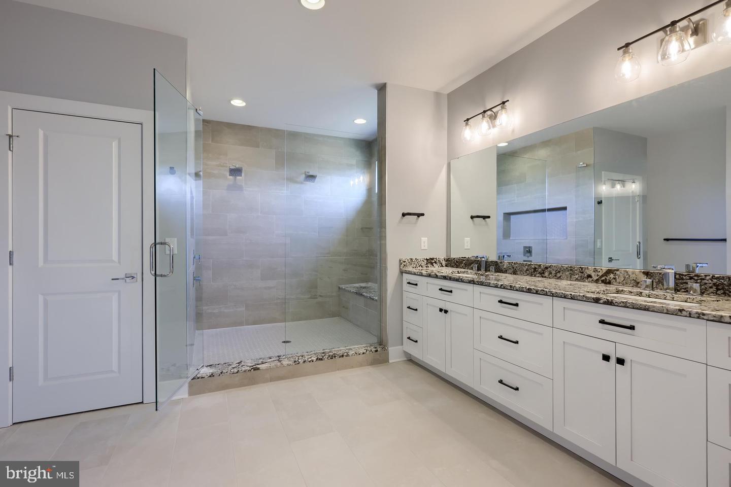 HAYDN MANOR - Residential