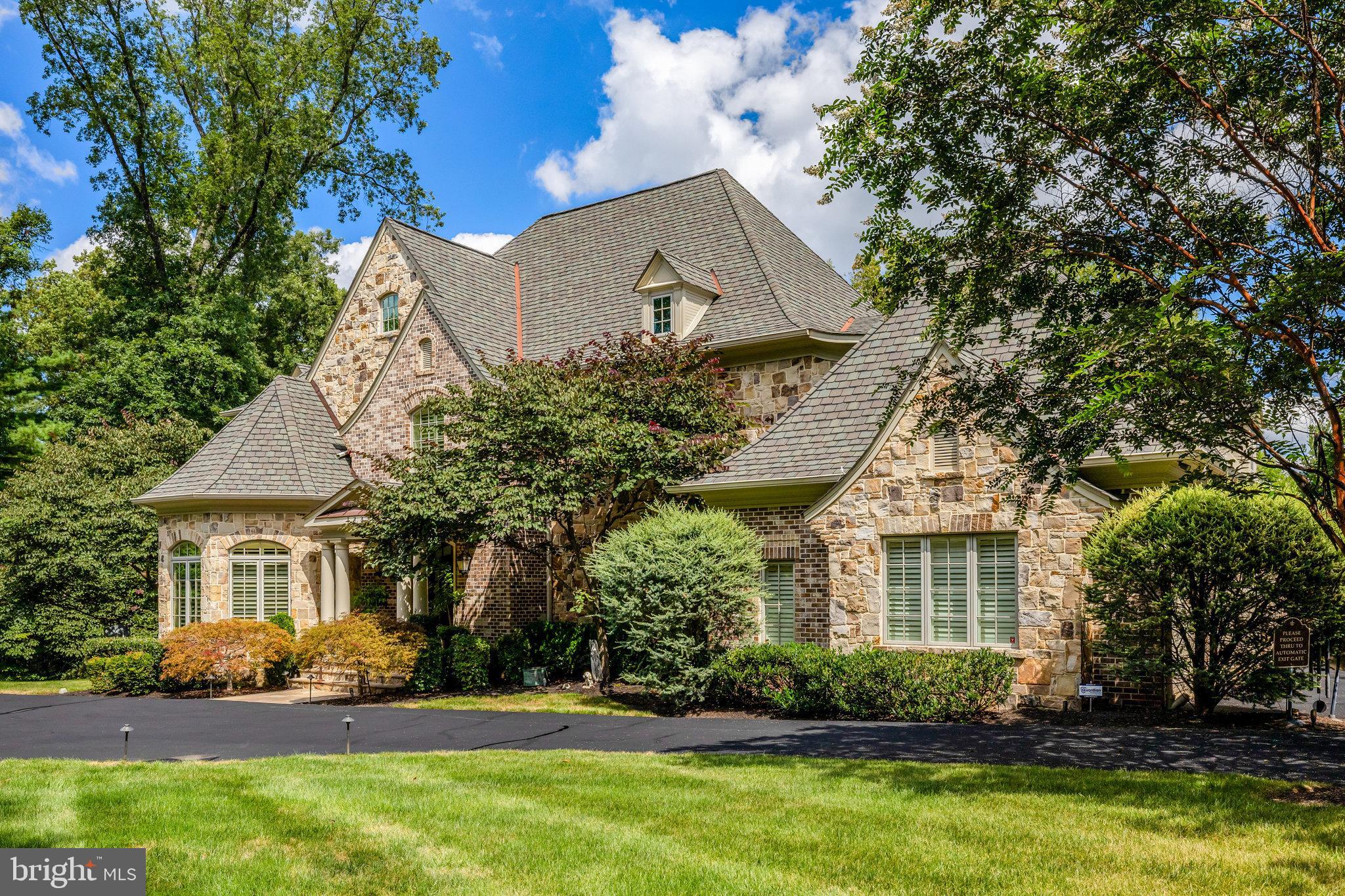 WOODSIDE ESTATES - Residential