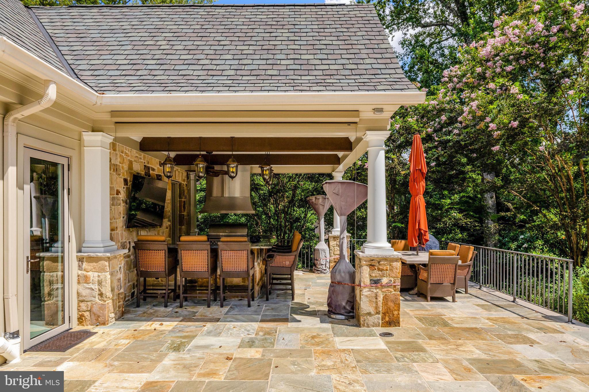 WOODSIDE ESTATES - Residential