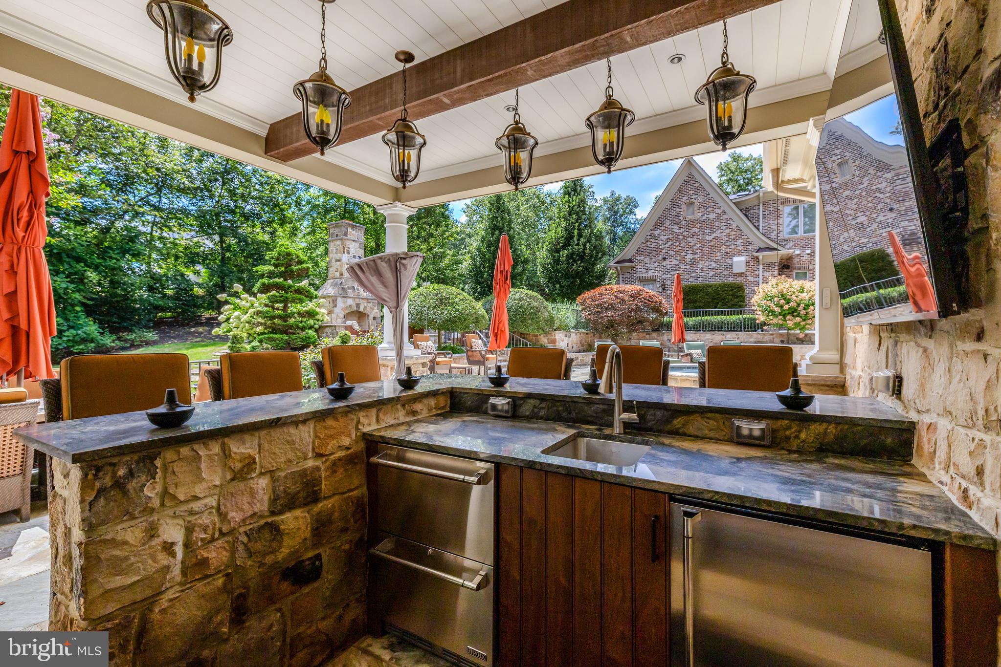 WOODSIDE ESTATES - Residential