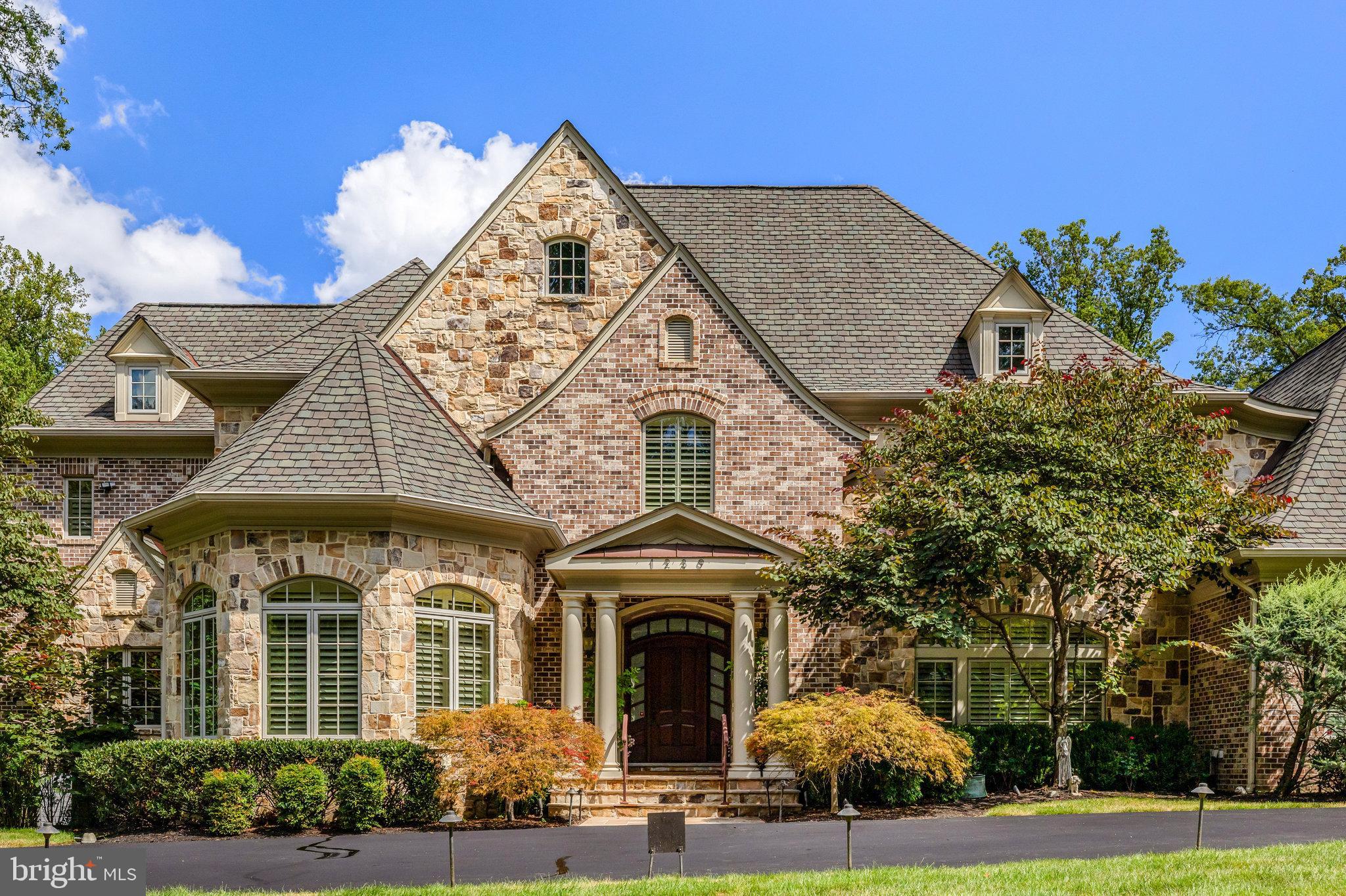 WOODSIDE ESTATES - Residential