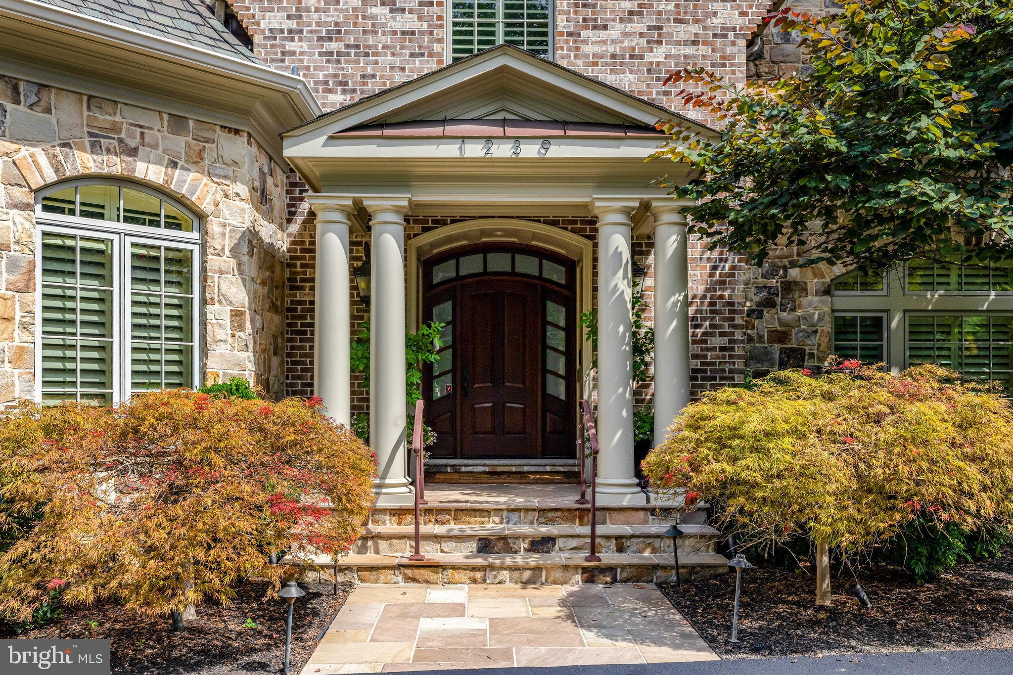 WOODSIDE ESTATES - Residential