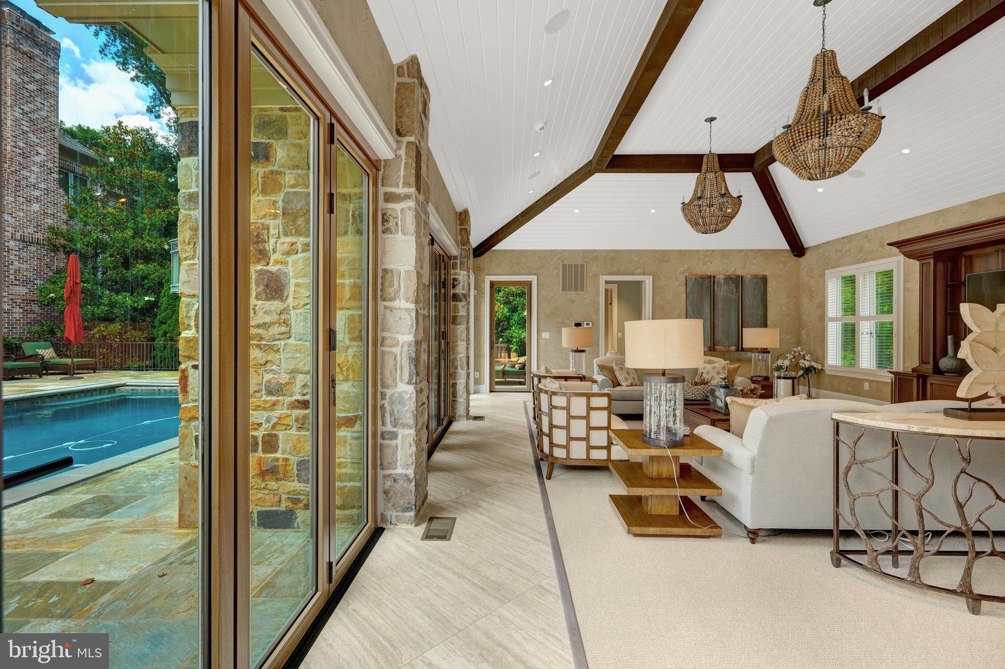 WOODSIDE ESTATES - Residential