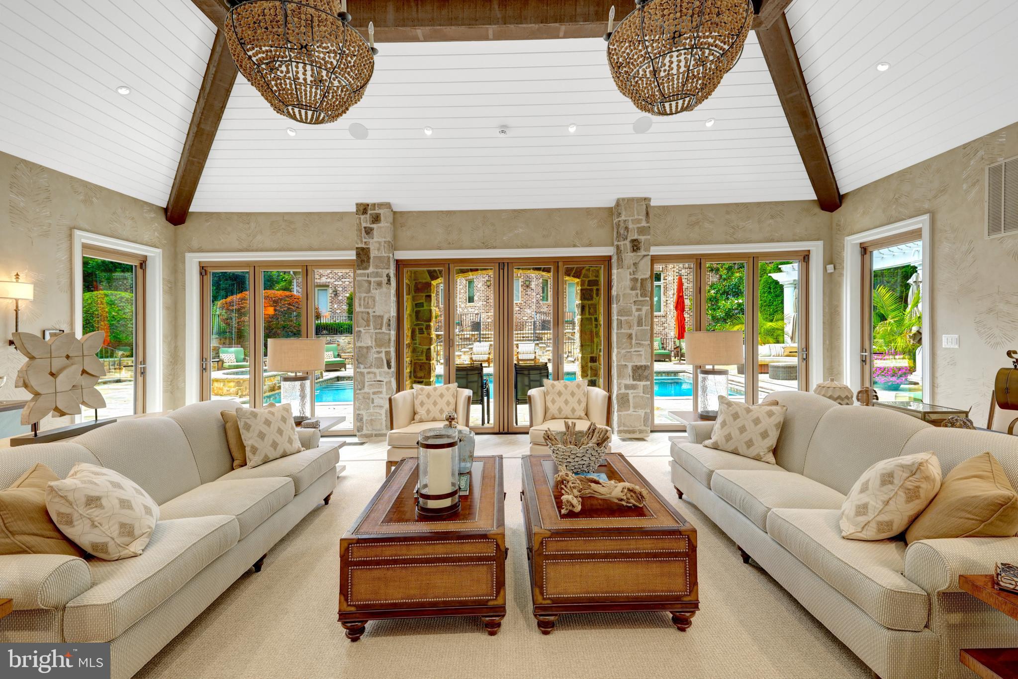 WOODSIDE ESTATES - Residential