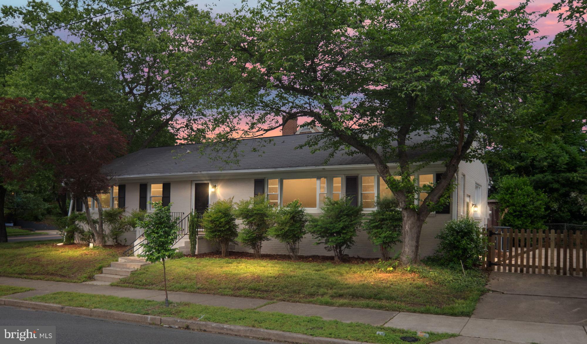 1321 DANDRIDGE STREET