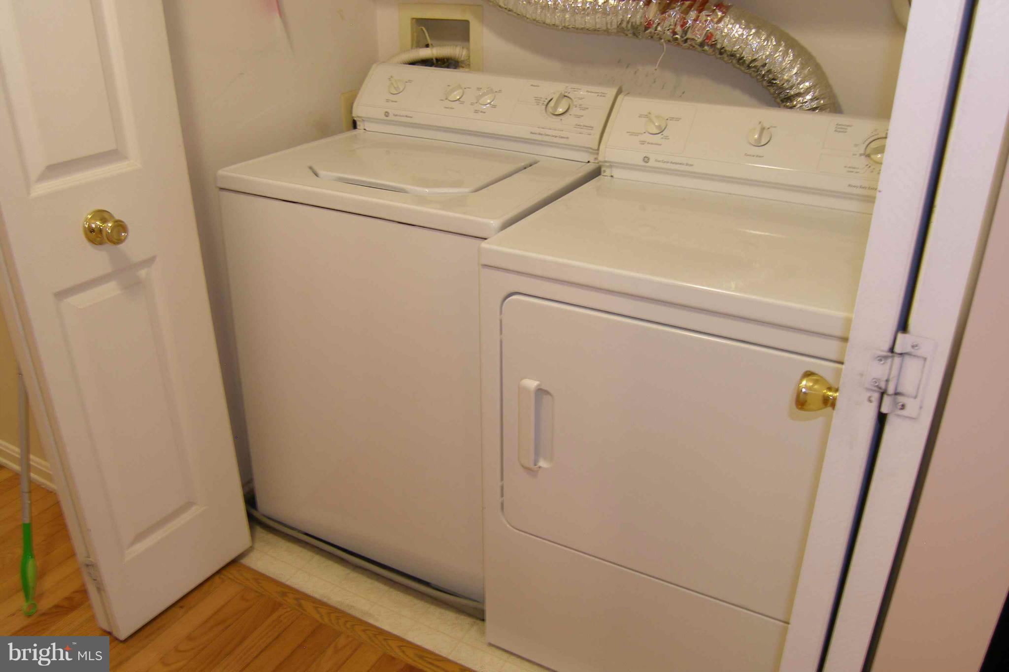 DECOVERLY - Residential Lease