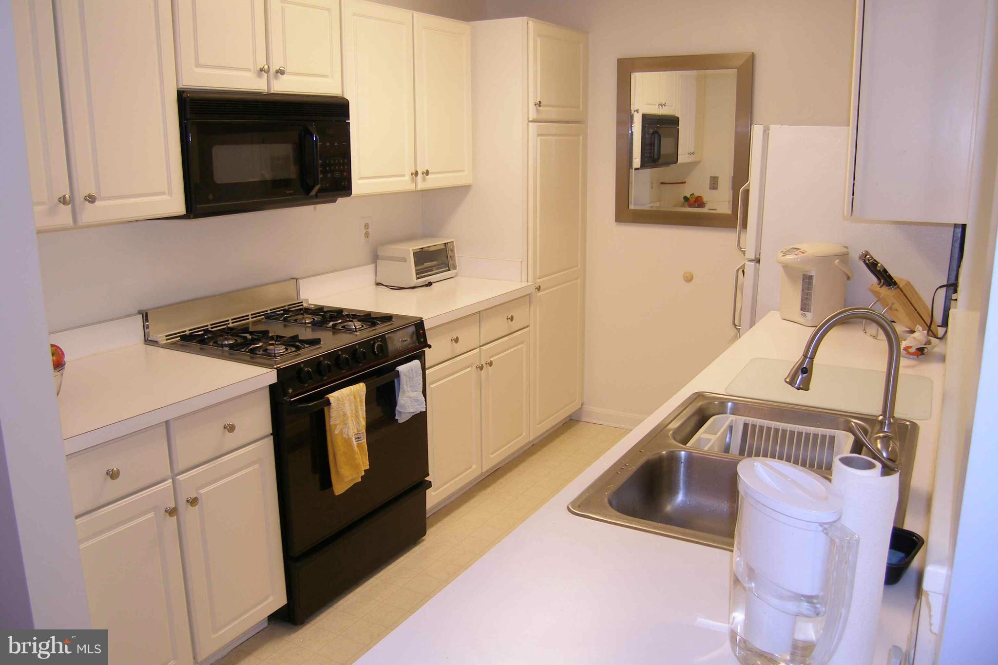 DECOVERLY - Residential Lease