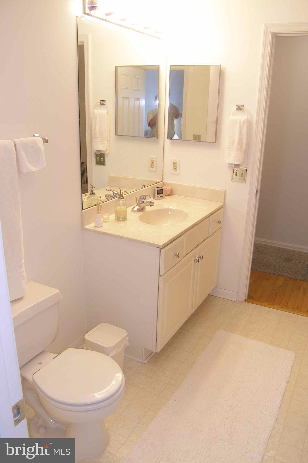 DECOVERLY - Residential Lease