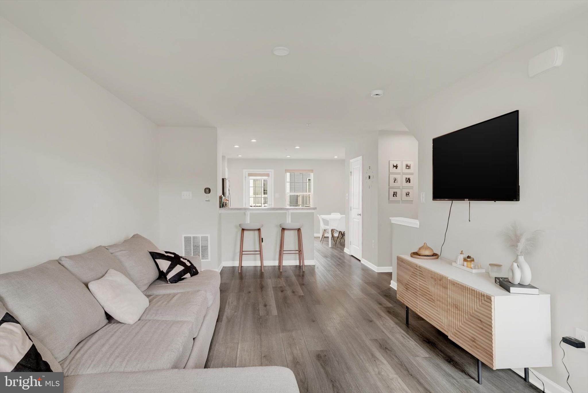 MONTGOMERY VILLAGE - Residential