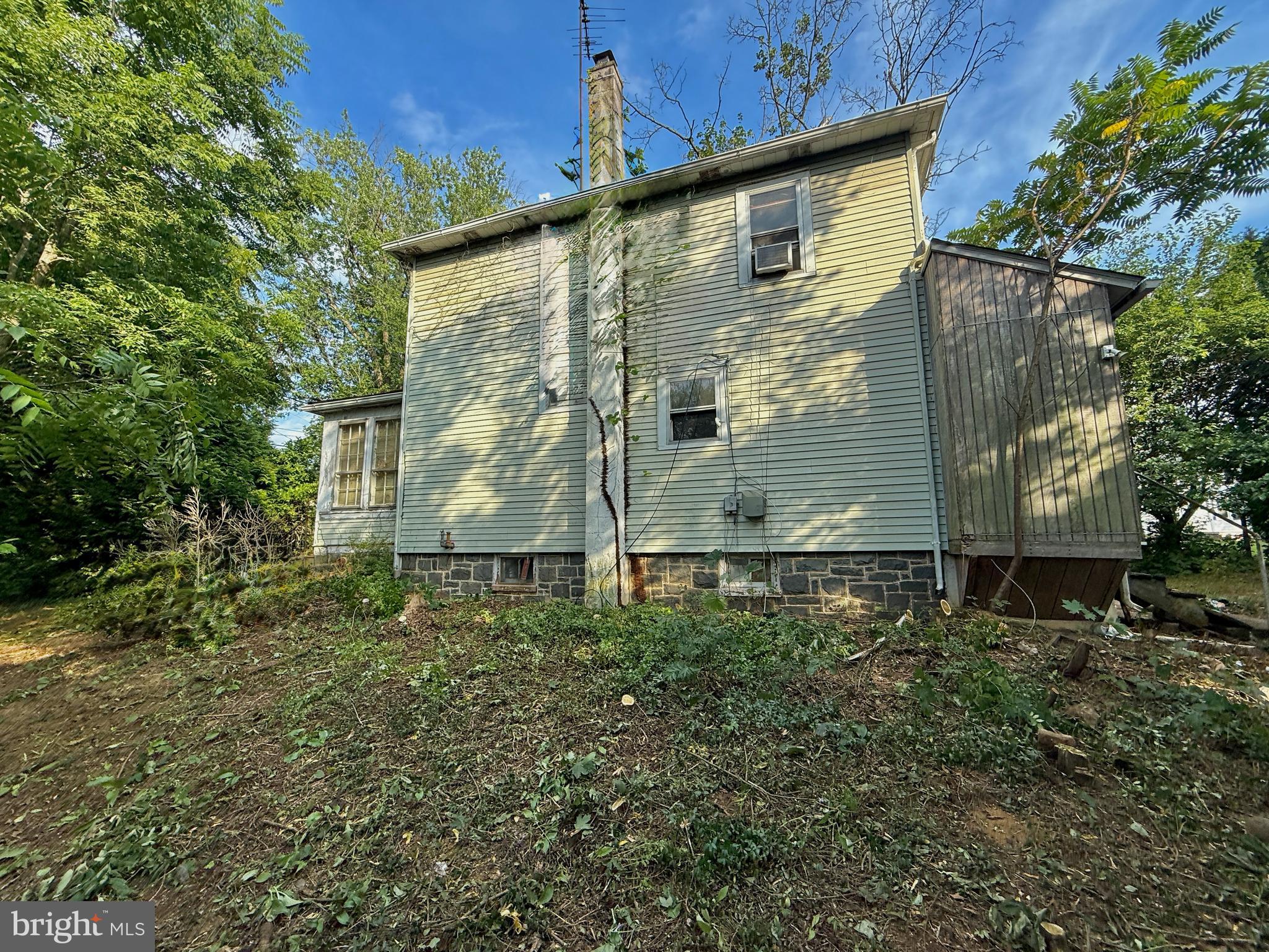 2400 N MILL HILL ROAD