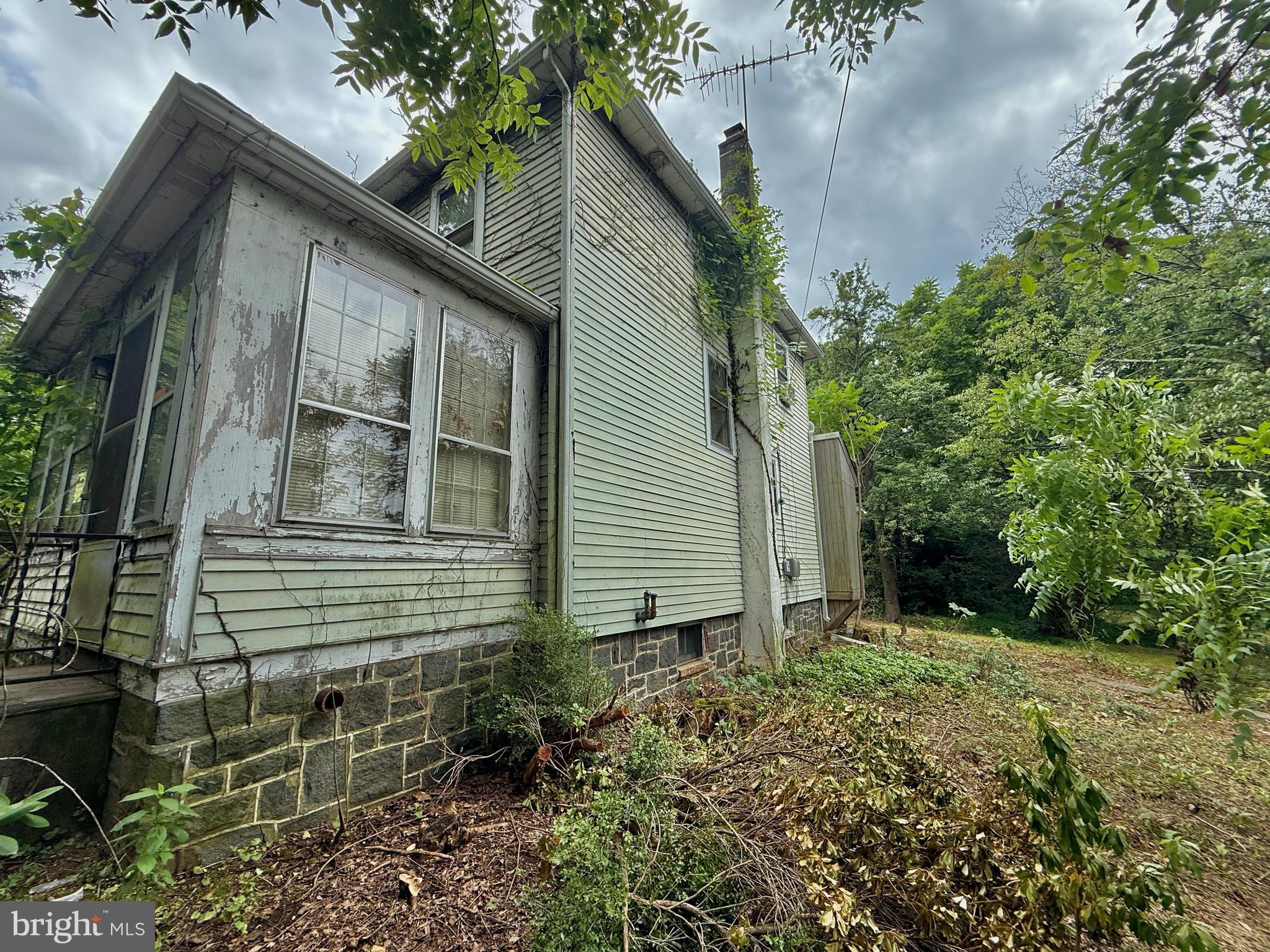 2400 N MILL HILL ROAD