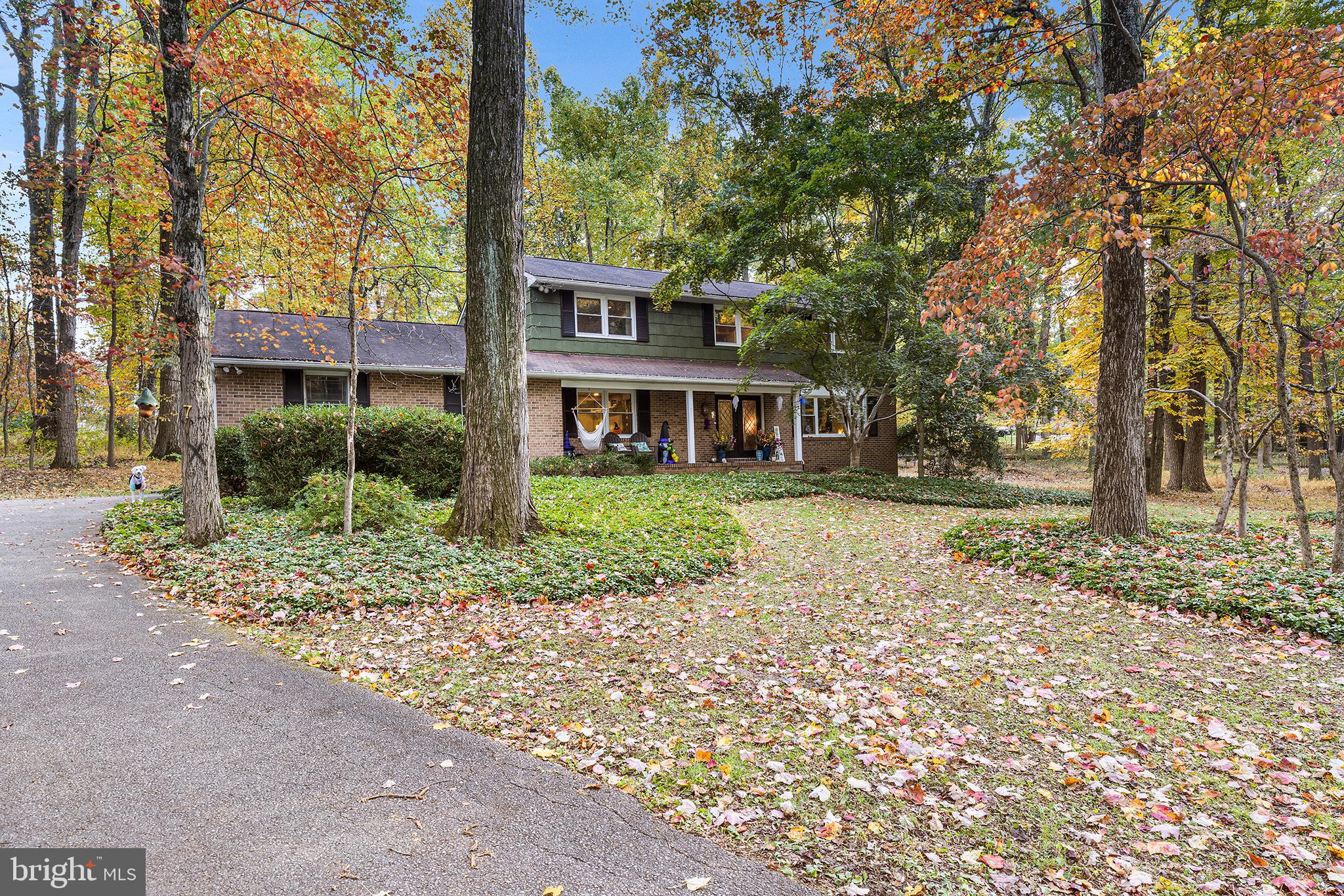 7 PINEWOOD FARM COURT