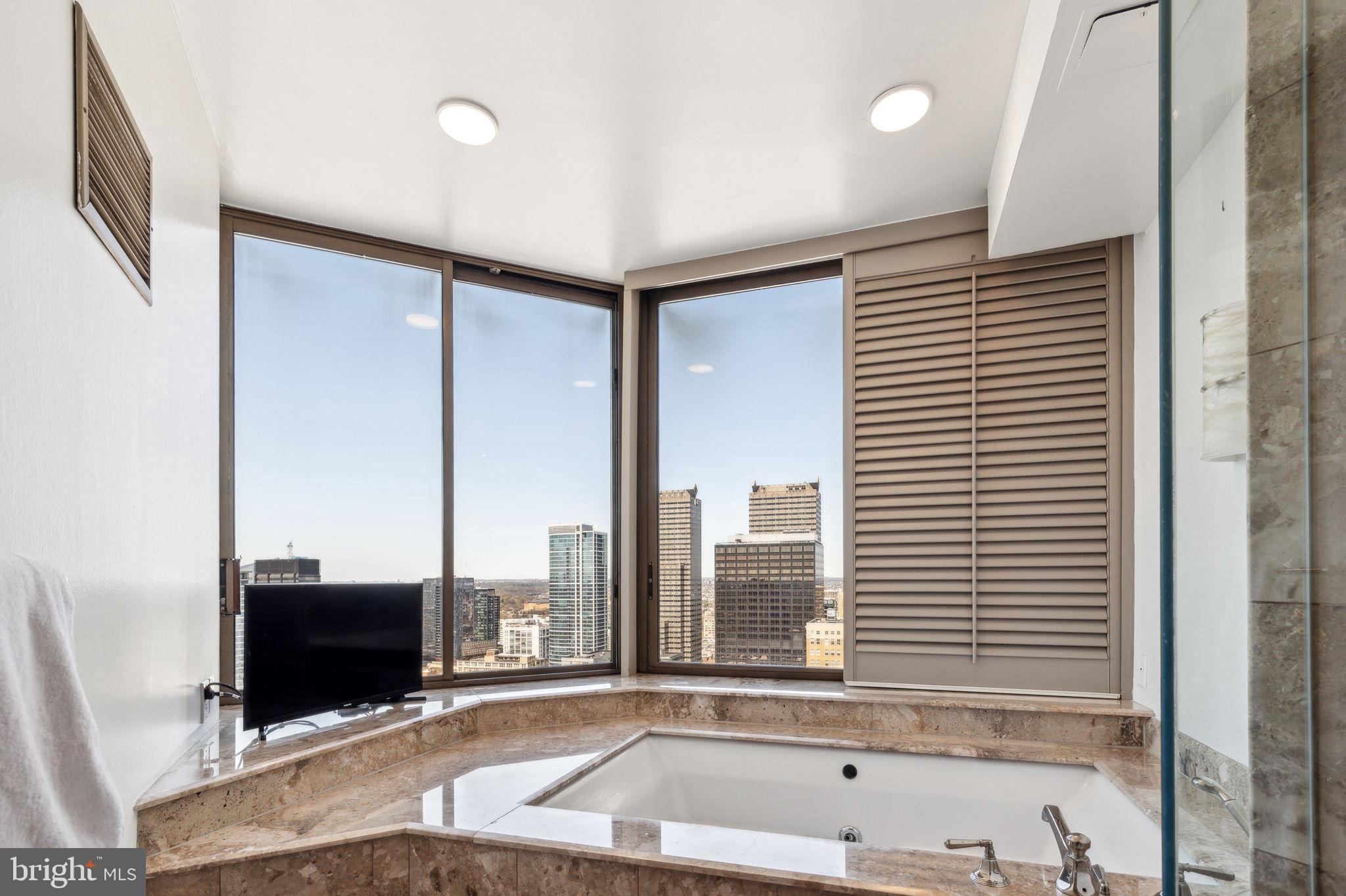 RITTENHOUSE SQUARE - Residential Lease