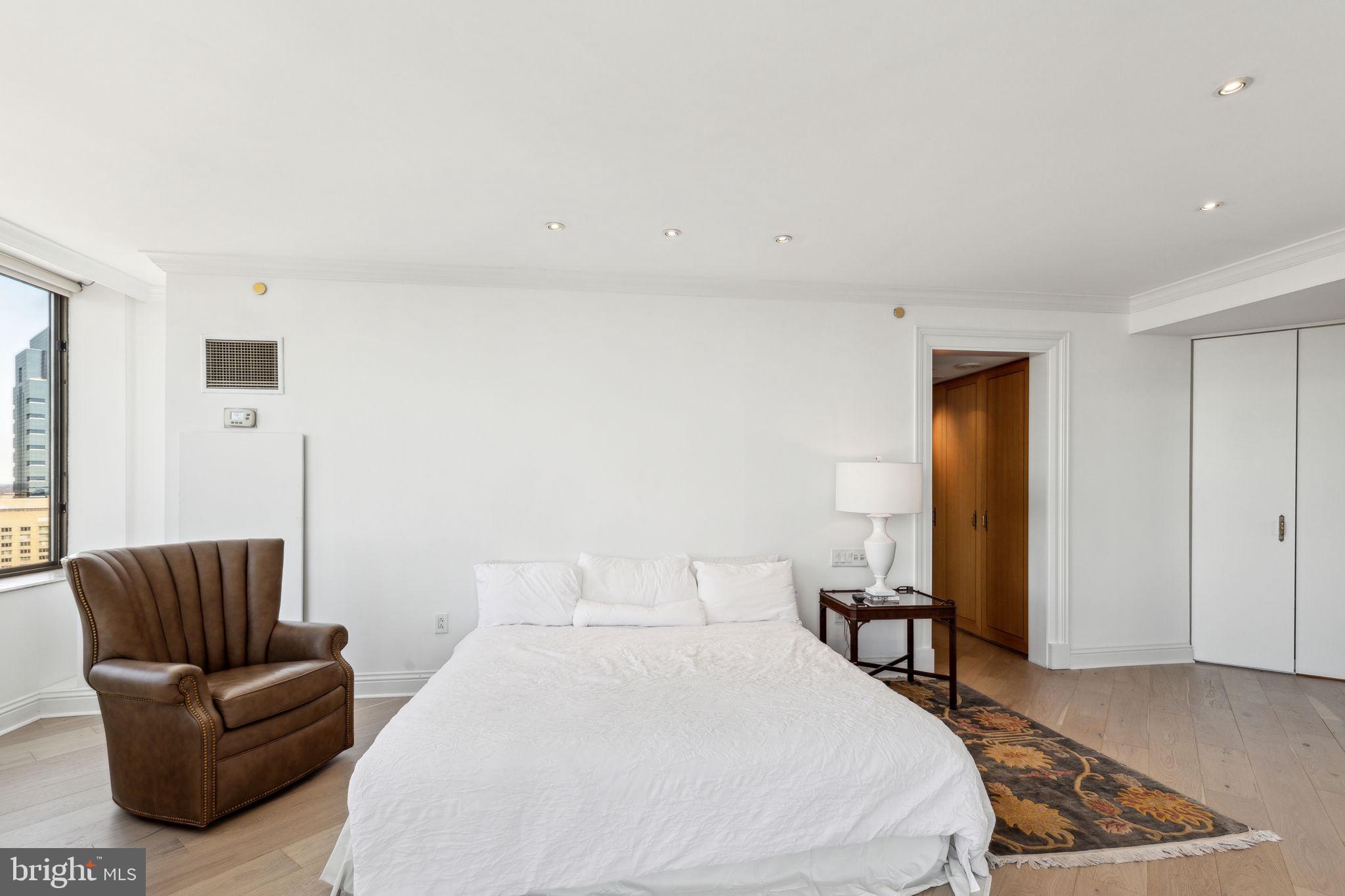 RITTENHOUSE SQUARE - Residential Lease