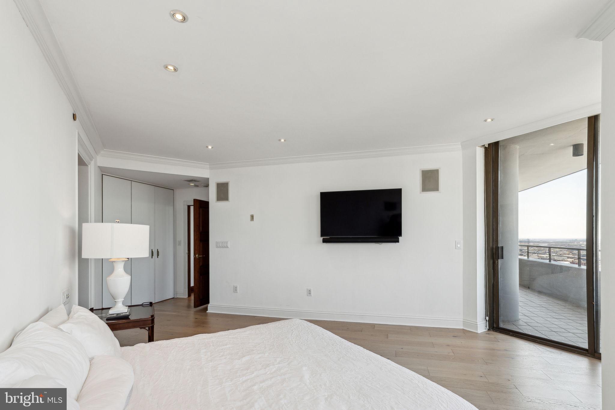 RITTENHOUSE SQUARE - Residential Lease