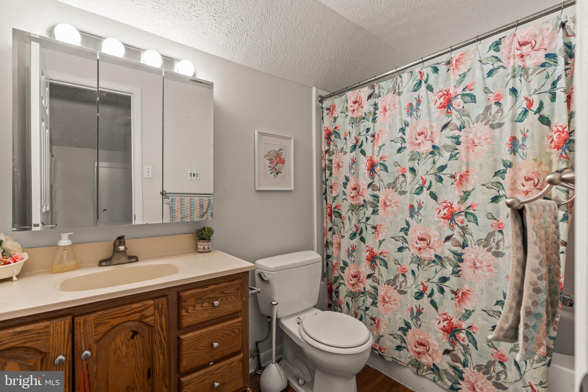 RED HAWK - Residential