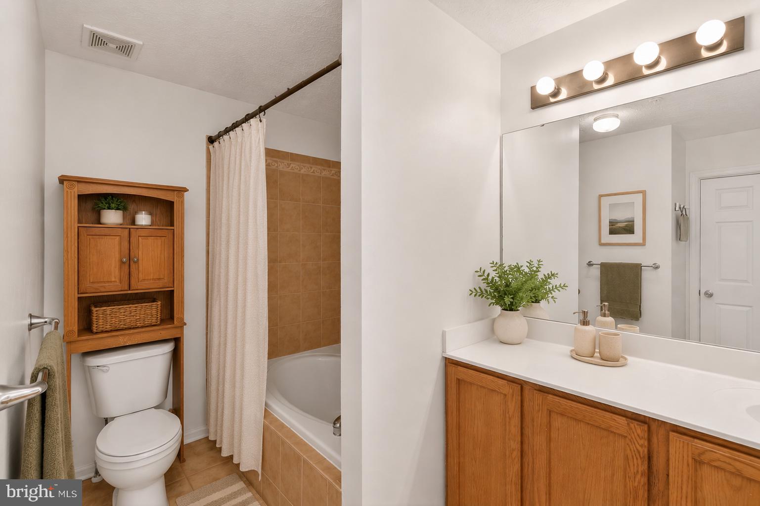 THE VILLAS AT HOLLYWOODS - Residential