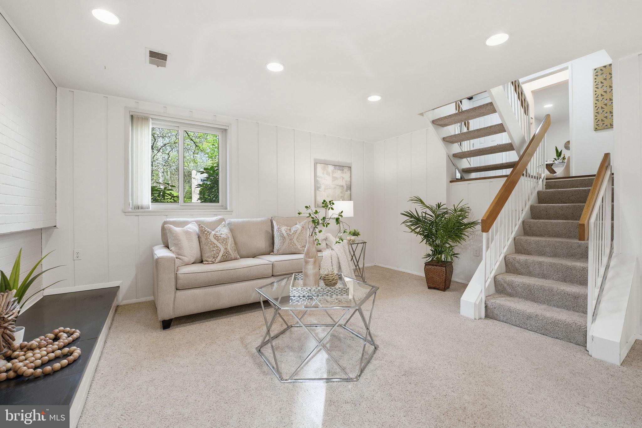 RESTON - Residential