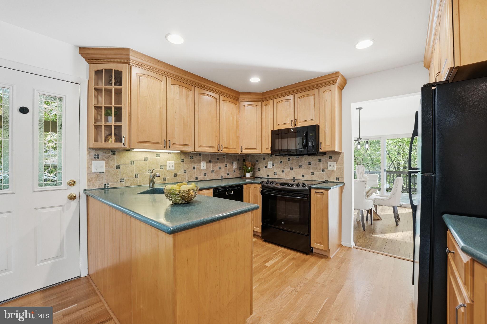 RESTON - Residential