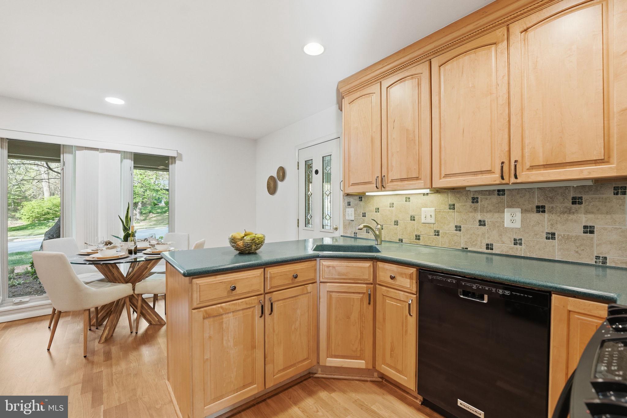 RESTON - Residential