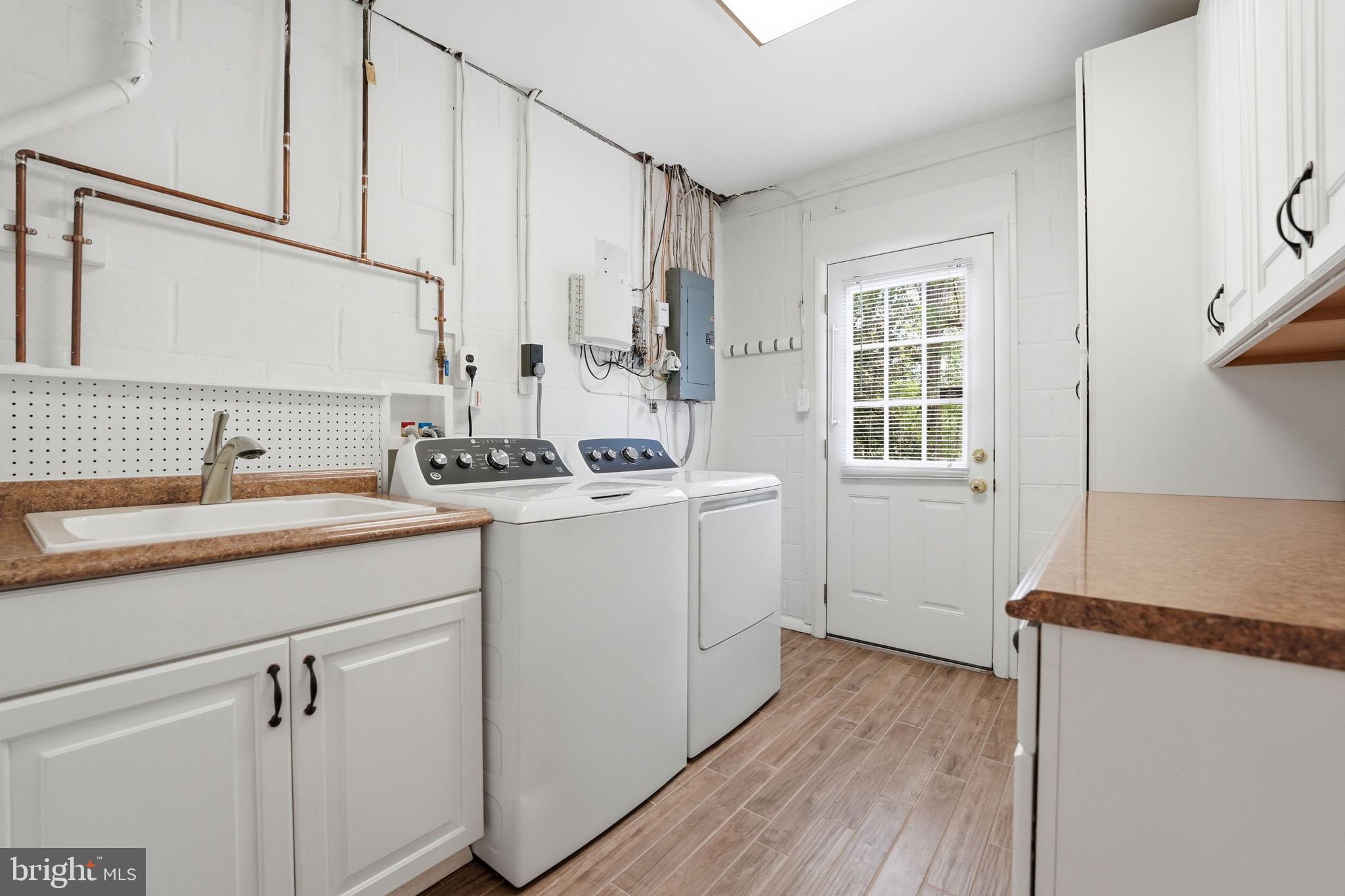 RESTON - Residential