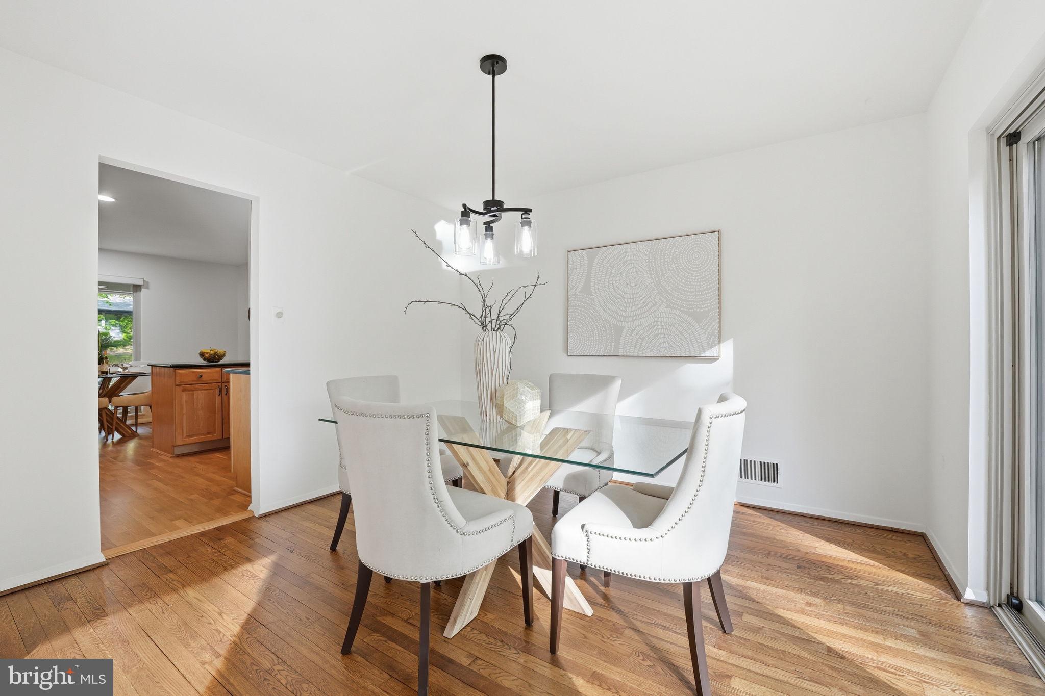 RESTON - Residential