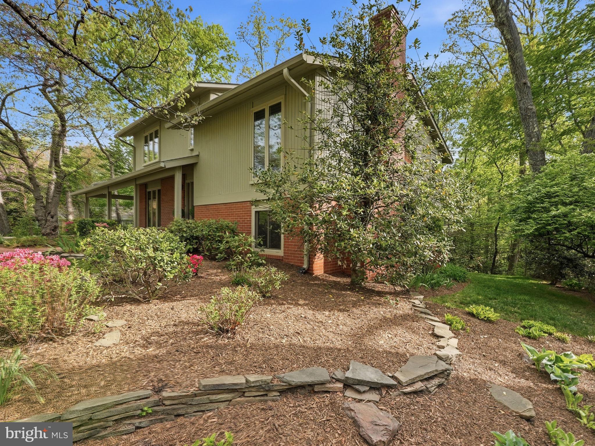 RESTON - Residential