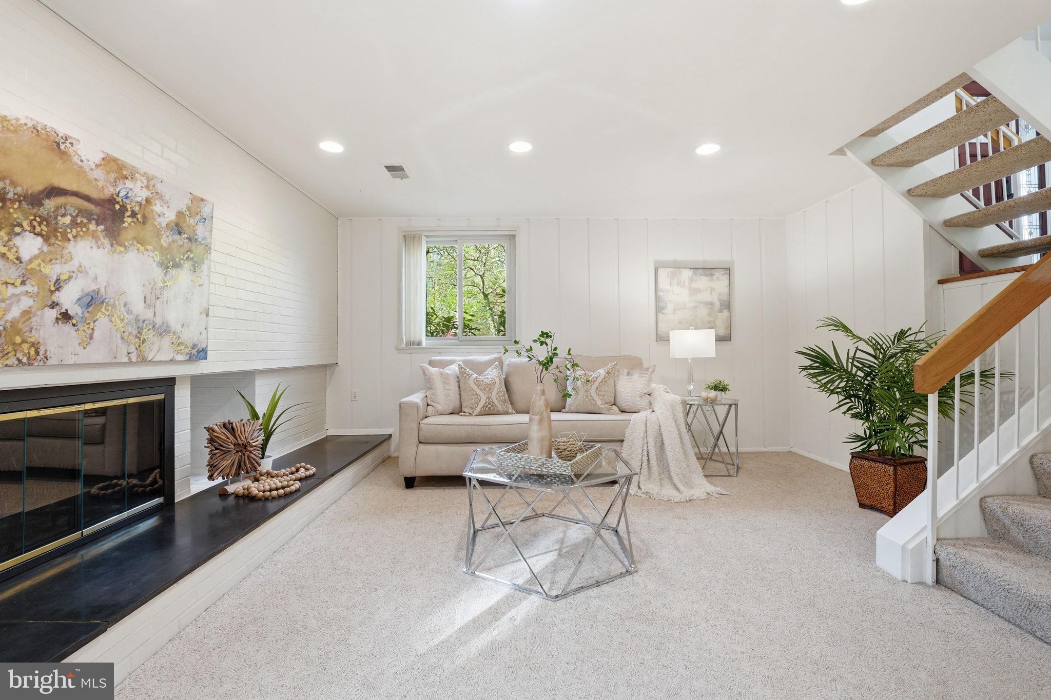 RESTON - Residential