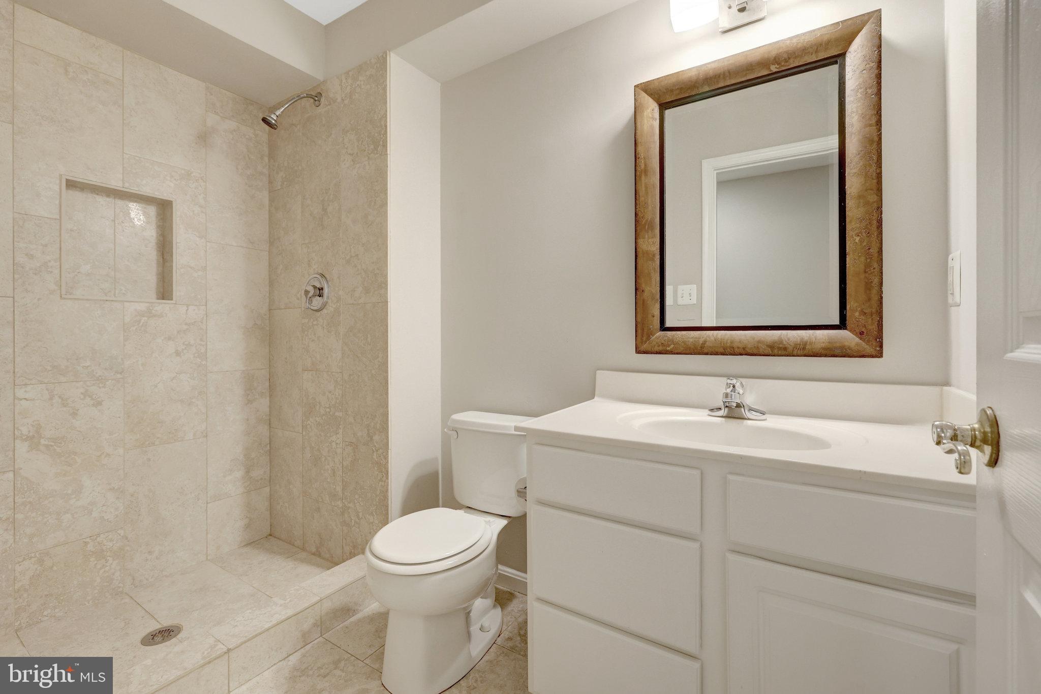 GREAT FALLS CHASE - Residential Lease