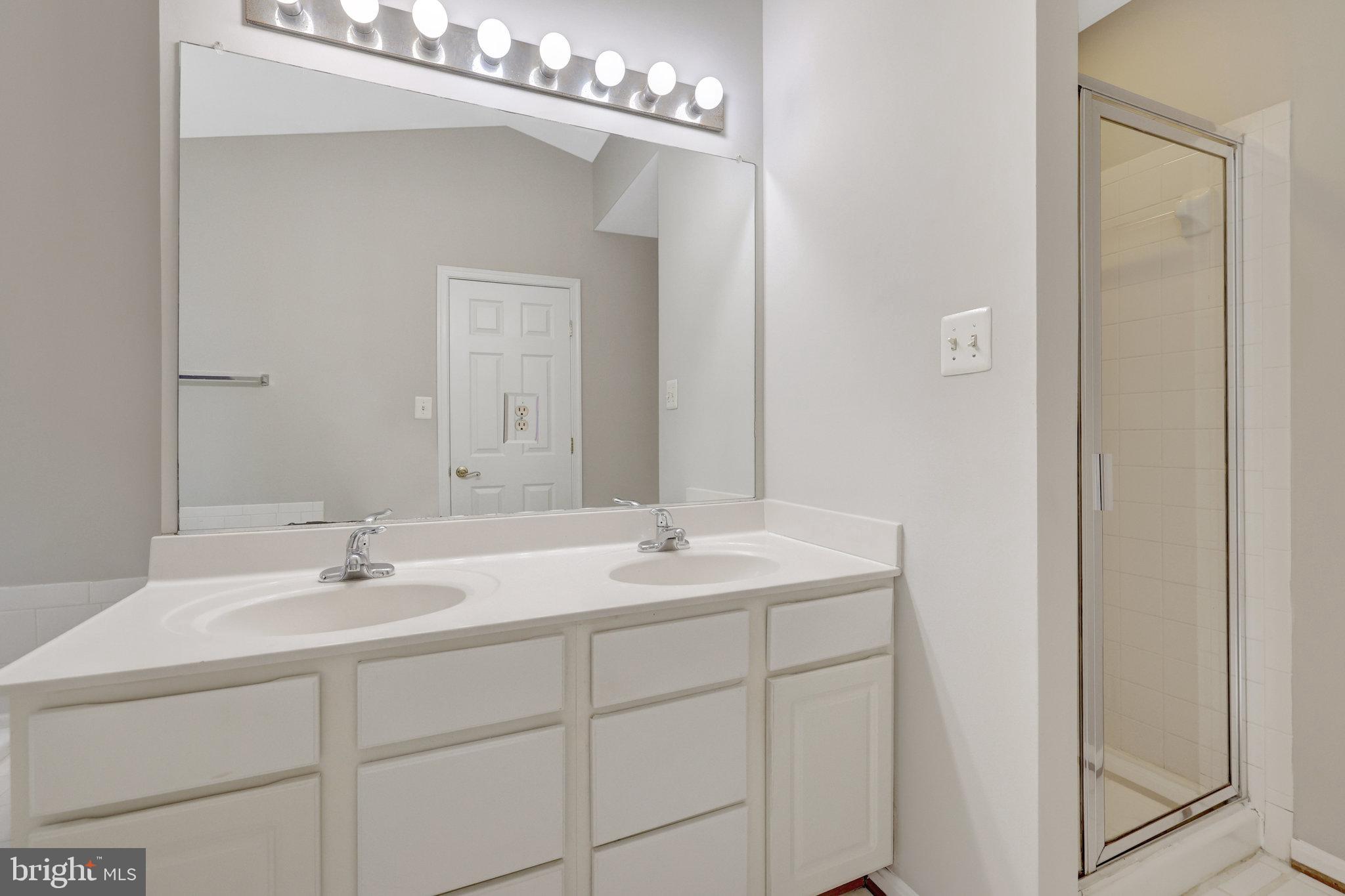 GREAT FALLS CHASE - Residential Lease