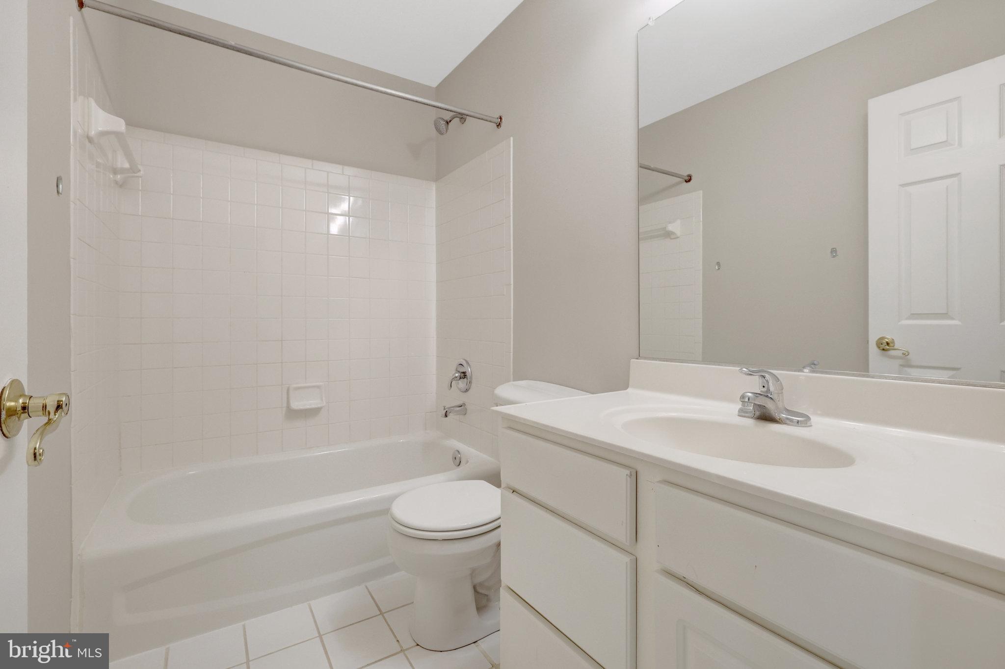 GREAT FALLS CHASE - Residential Lease