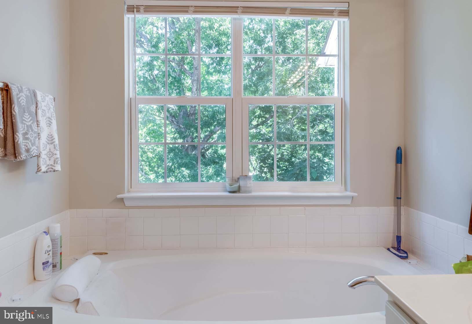 GREAT FALLS CHASE - Residential Lease