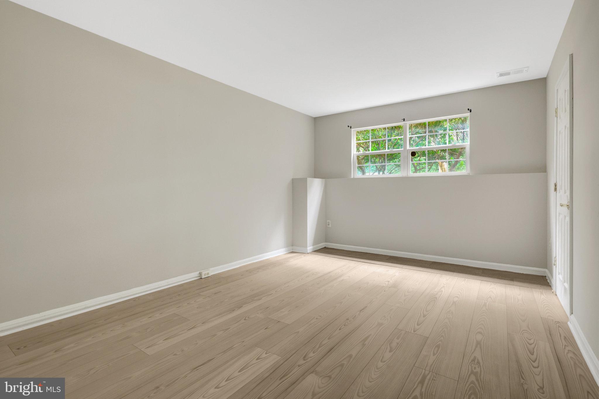 GREAT FALLS CHASE - Residential Lease