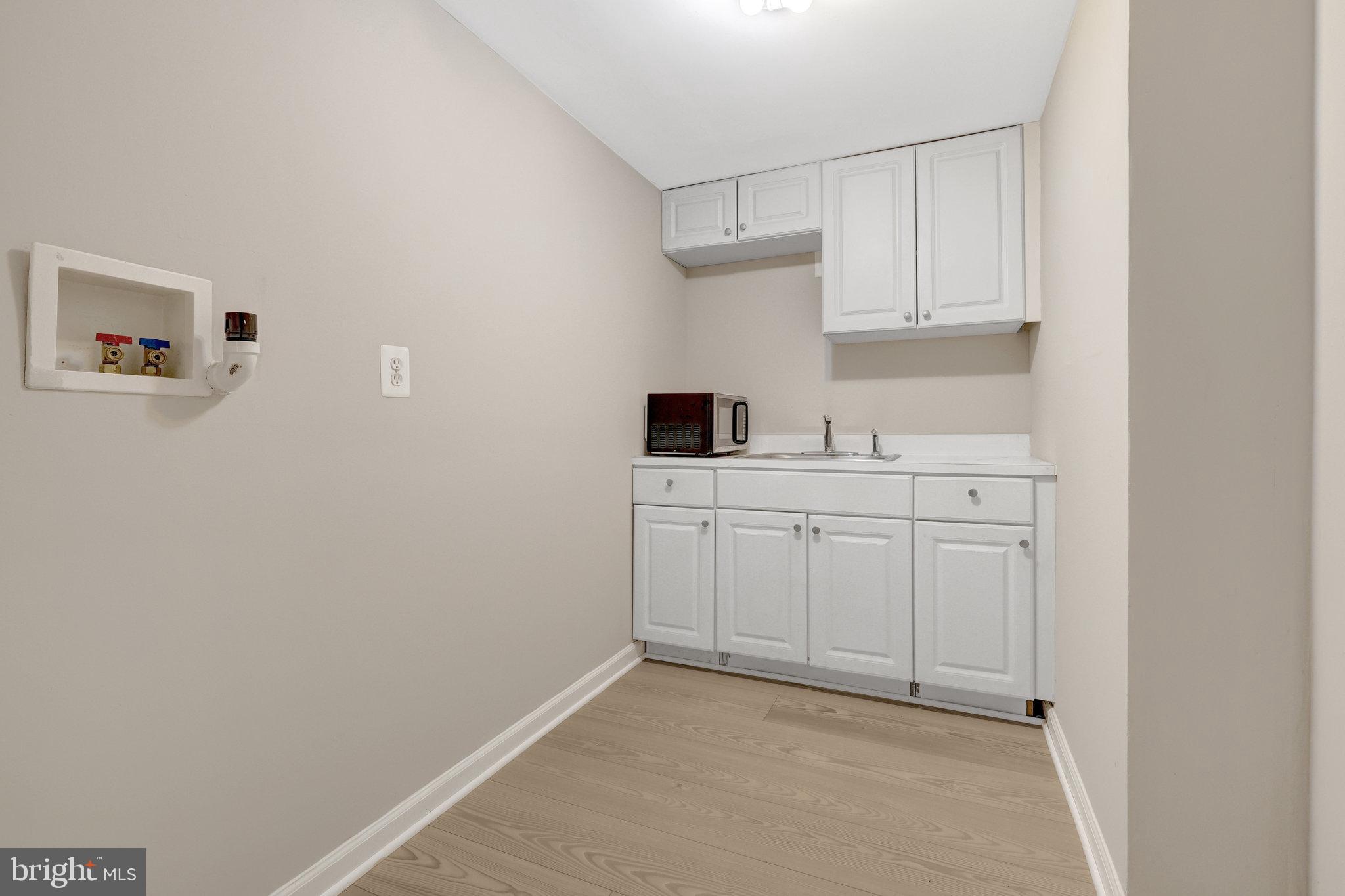 GREAT FALLS CHASE - Residential Lease